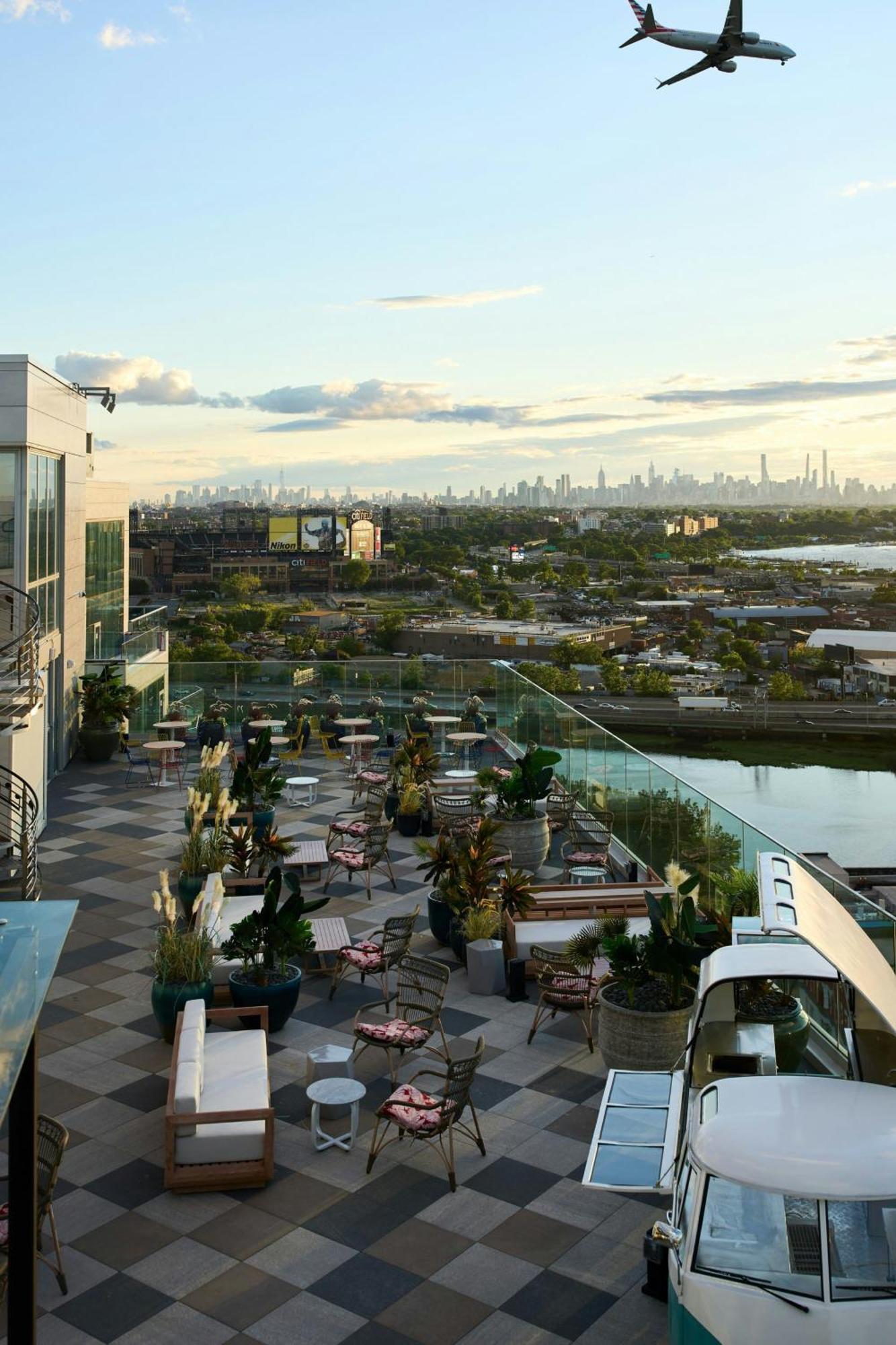 Renaissance New York Flushing Hotel At Tangram المظهر الخارجي الصورة